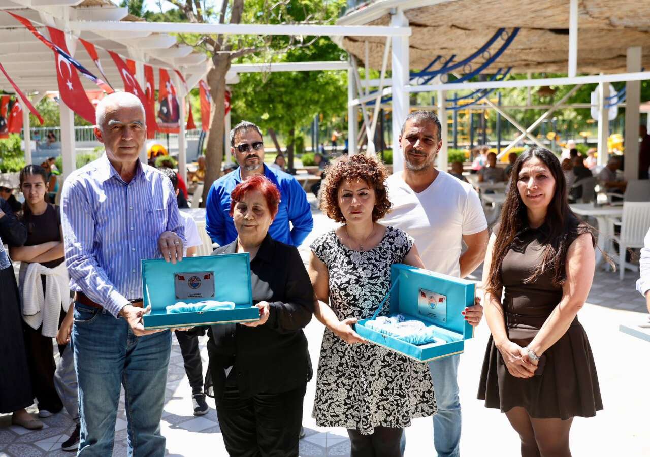 Dalaman Belediye Başkan Yardımcısı İlhan Kural, Anneler Günü’ne Özel Resim Sergisinin Açılışını Yaptı 2